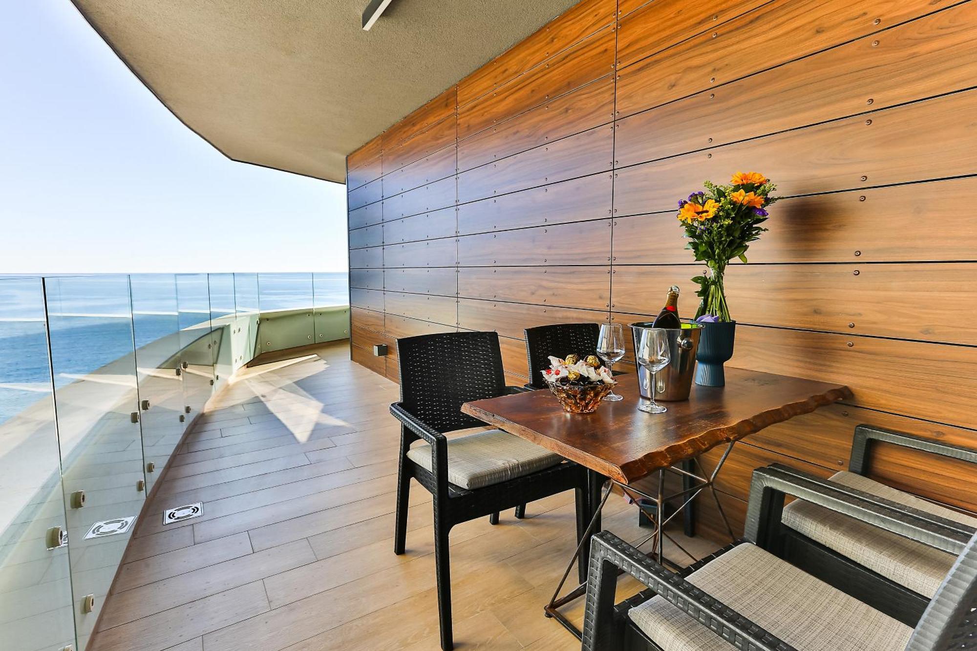 Maresia Boutique Suites บุดวา ภายนอก รูปภาพ