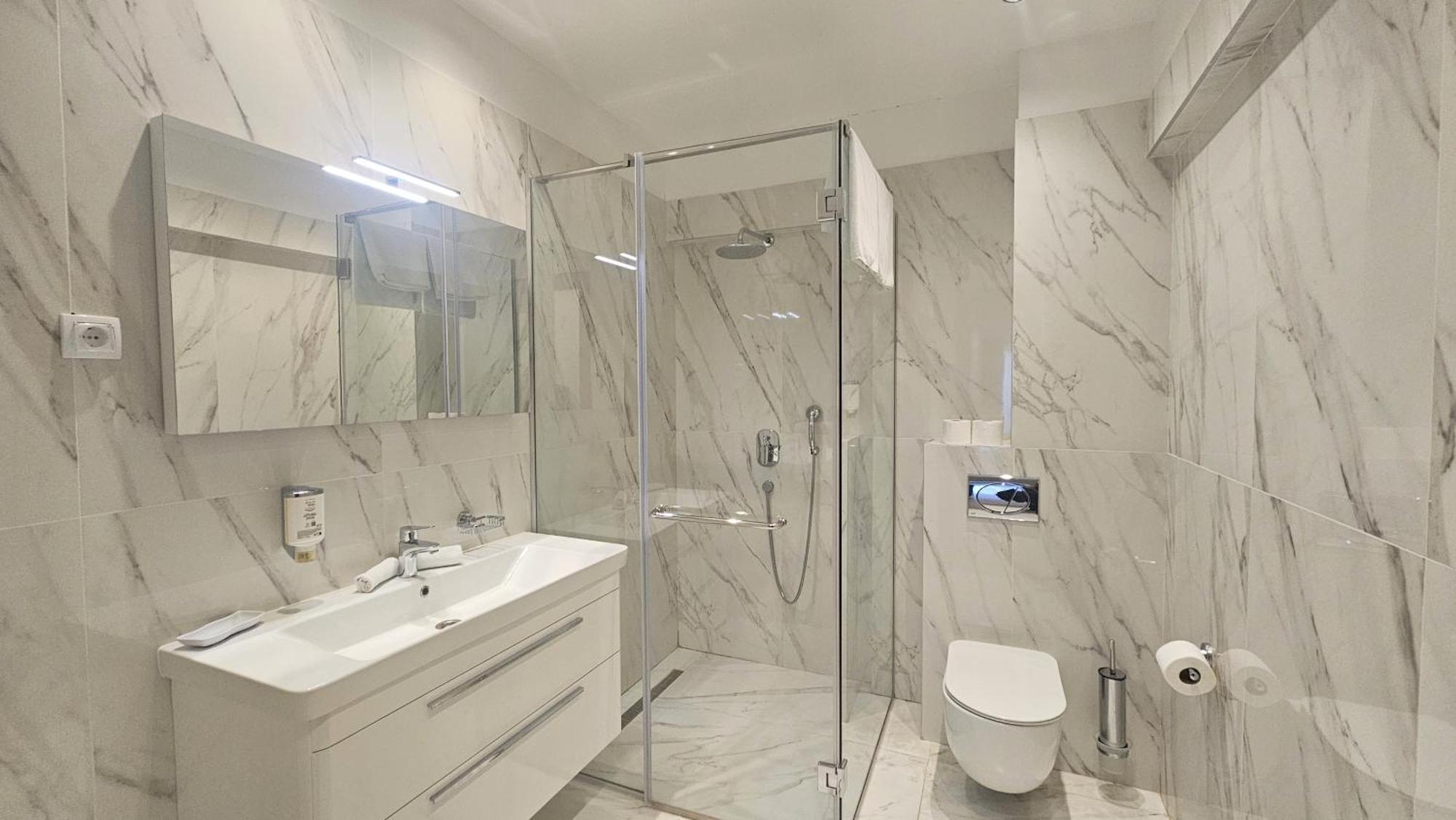 Maresia Boutique Suites บุดวา ภายนอก รูปภาพ