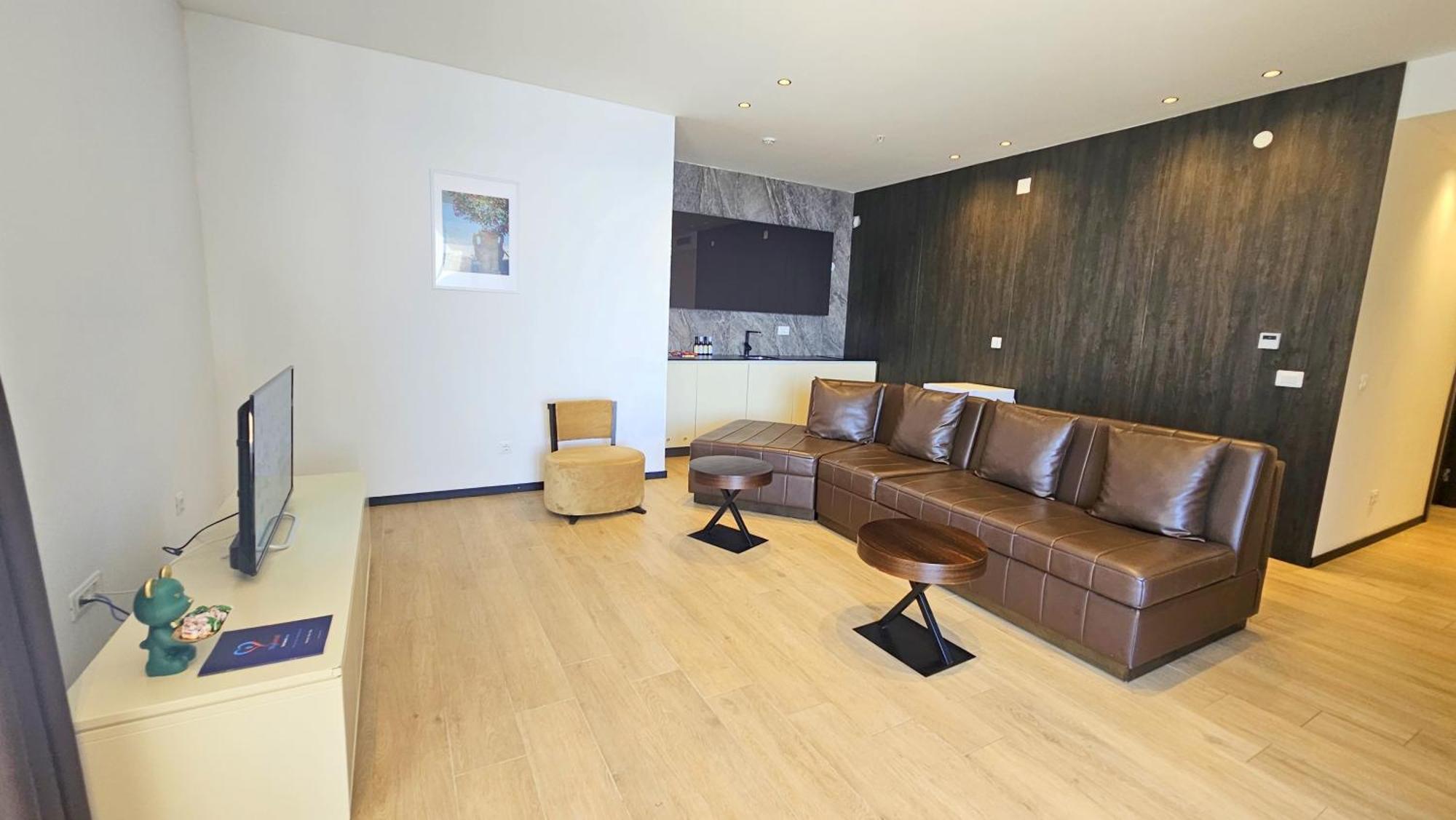 Maresia Boutique Suites บุดวา ภายนอก รูปภาพ
